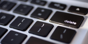tecla del cual es y donde esta en el teclado del pc